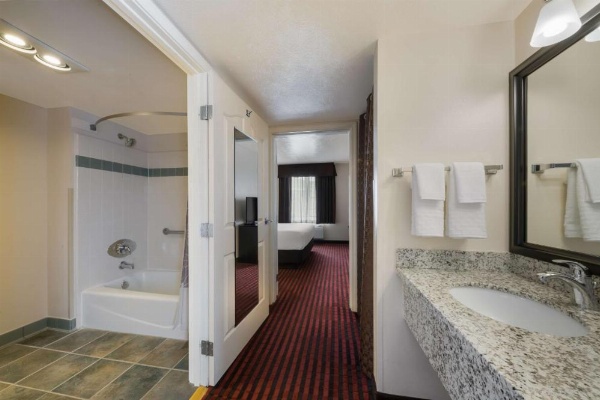  Best Western Salinas Valley Inn & Suites image 29
