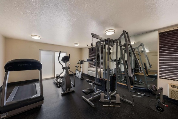  Best Western Salinas Valley Inn & Suites image 5