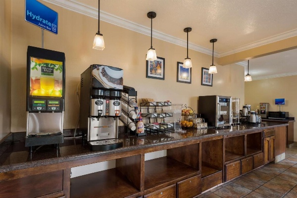  Best Western Salinas Valley Inn & Suites image 7